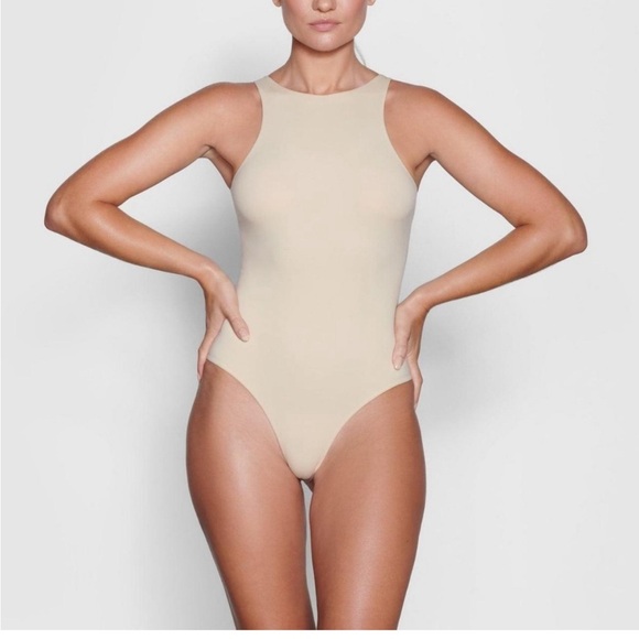 Skims HIGH NECK BODYSUIT size M Marble BNWT Fits Eveeybody - Picture 1 of 4